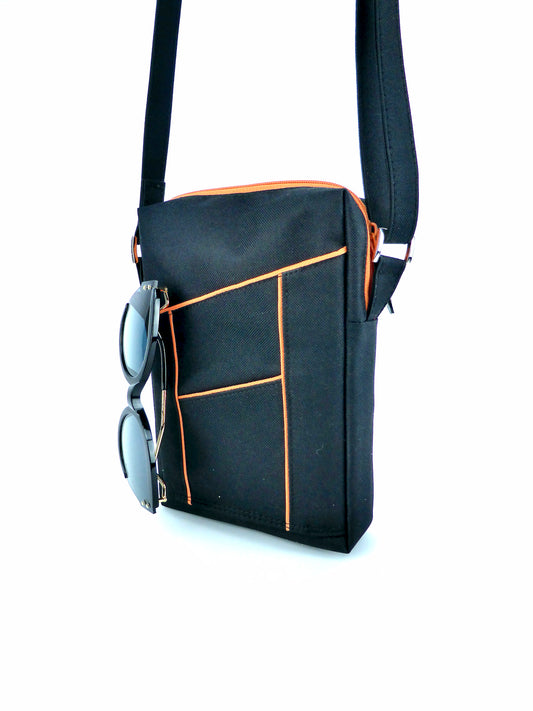 Cross-Body Tasche "Diane" in Schwarz mit Akzenten in orange und Trageriemen in schwarz